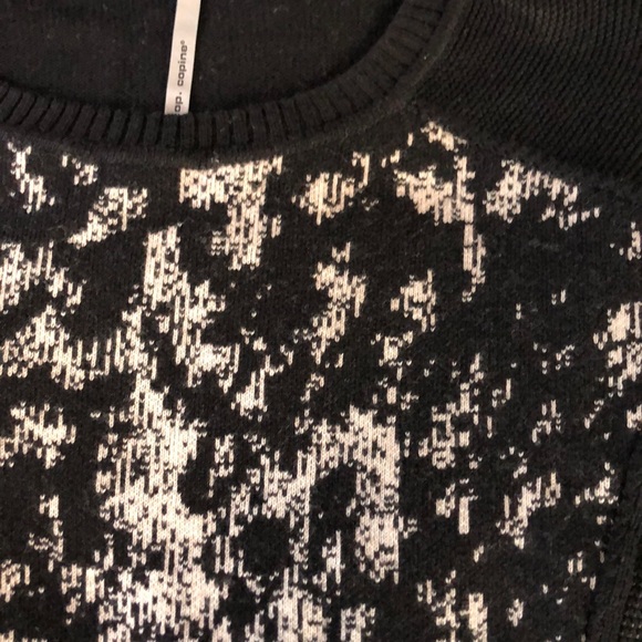 Patterned Crop Sweater - Picture 2 of 7